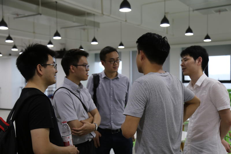 生财有术线下见面会第二part:闭门分享会，好几个城市反映:要不是强行控场，基本都聊不完[捂脸]主要