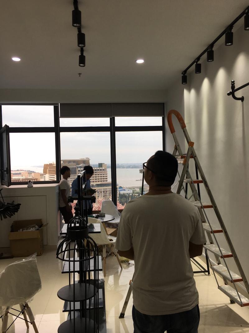 . 自我介绍   一起赚美元  
去年感觉3月在国内看不到希望，就一个人跑去了东南亚，越南，柬埔寨