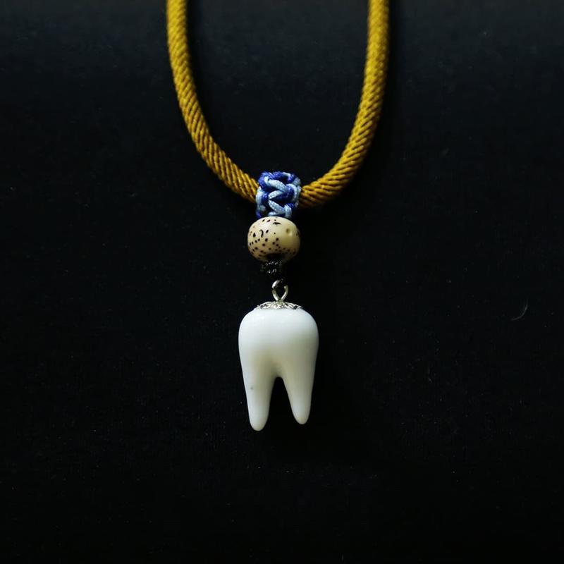 友话职说   玩火的少年
分享一段小众行业经历，宠物殡葬。
某天午后朋友来电，哭丧着说：我儿子没了