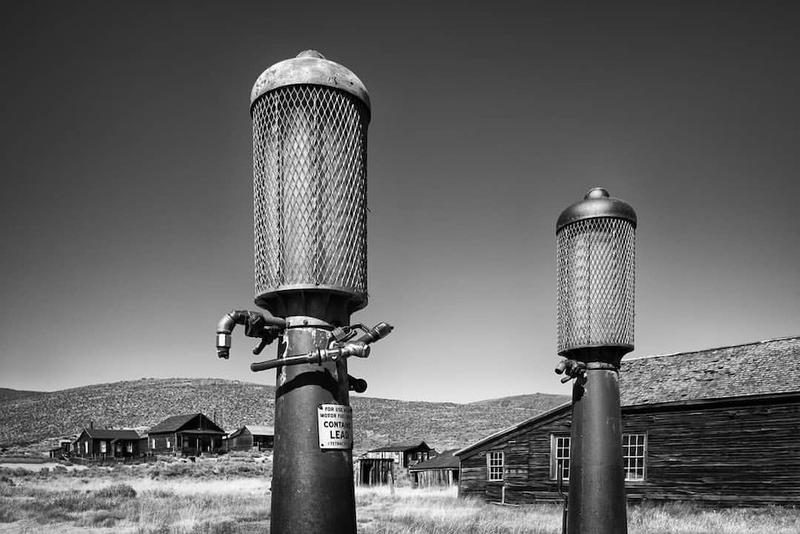 【关于黑白照片一键上色】
之前说过关于黑白照片（老照片）上色的生意，淘宝、抖音里也有很多老照片上色服