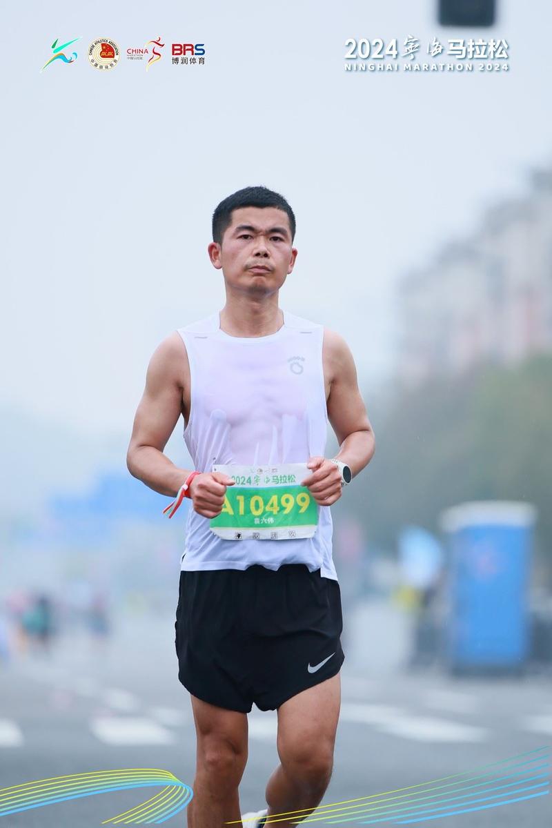 帮我完成人生首场马拉松,并340完赛的AI指令
破局朋友们,好久不见,每次还是要介绍下自己,月入1