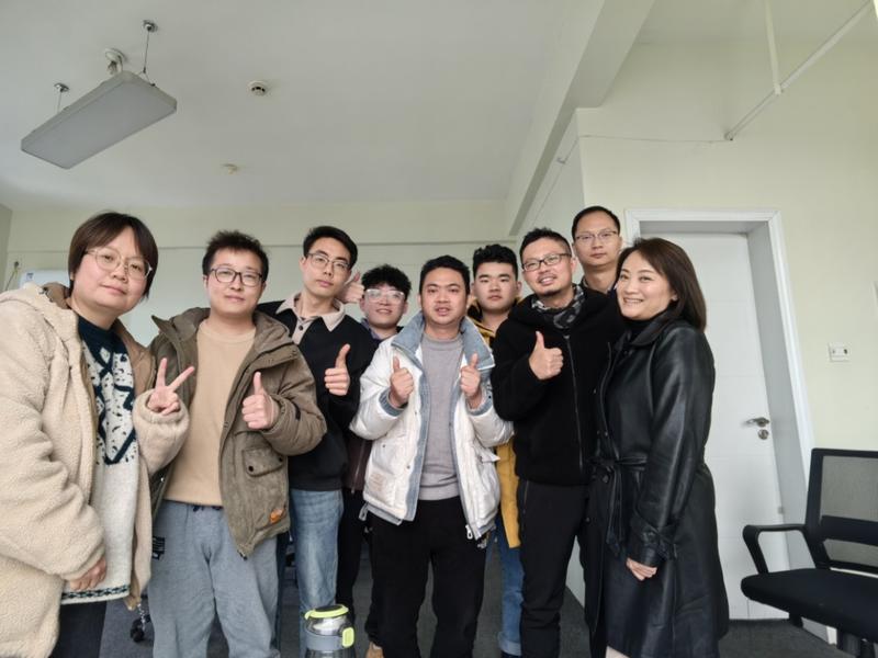 Sora与企业服务
2024年2月24日。ai破局俱乐部组织了新年的第一场线下沙龙，成都分部围绕s