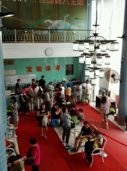 《靠“租柜+老人社交”屹立20年的健身房》 案例分享  
今天拆解一间位于老城区健身房的商业模式，