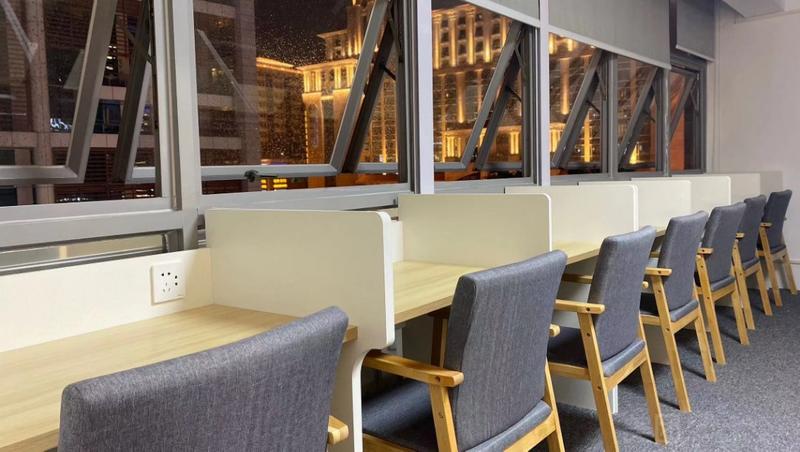 涛说  ，平民开店手册「一」，
经过这三年特殊时期，感觉互联网增速趋缓，很多朋友放了一些心力在实体