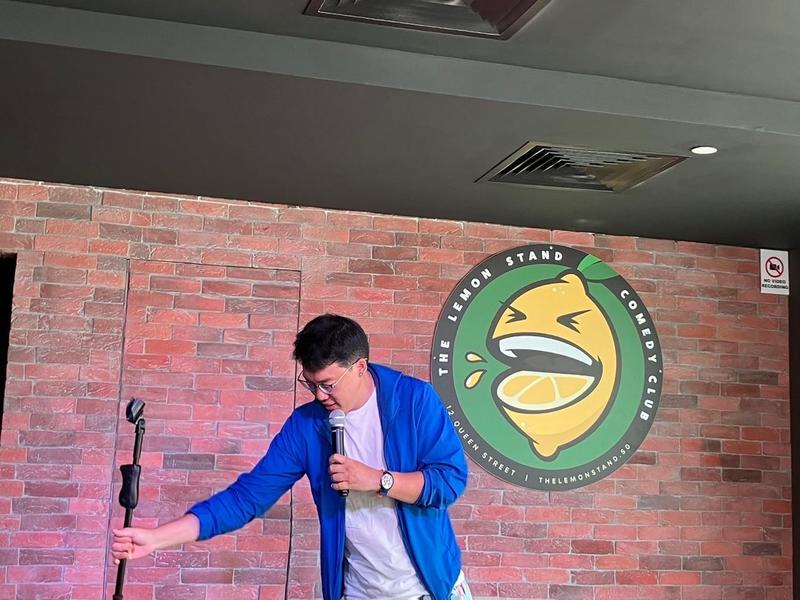 在新加坡和听众和星友相聚，前前后后一起聊了五个多小时，咱这也算为月底生财大会演练了一下吧哈哈哈。今年