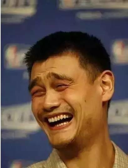 《流量密码！AI幻术终极教程，3步做出百万爆款视频！》
各位好，我是吴东子
所谓AI幻术，就是用