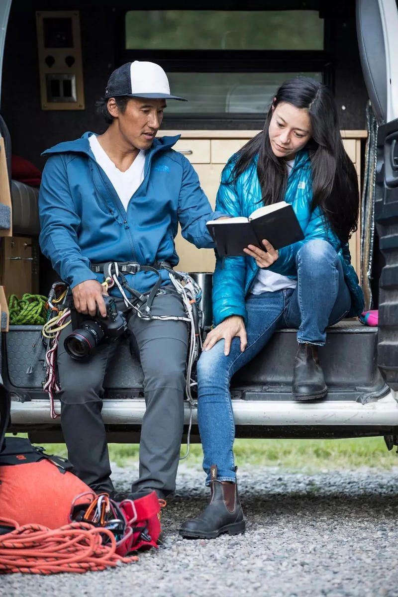 【粥左罗：聊聊高认知穷人】
01
高认知穷人？抱歉，不存在
一般是，穷，且低认知。
最近编辑报给