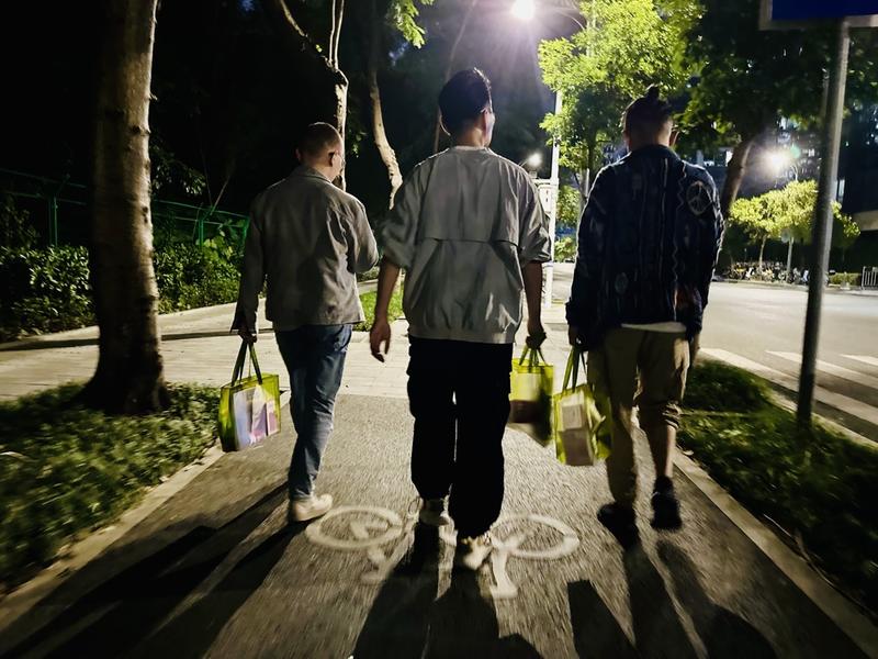 月初和叶子一起筹办了“深圳航海家&微天使路演聚会”，主题是：
《如何拿到亦仁的天使投资&将业务扩大