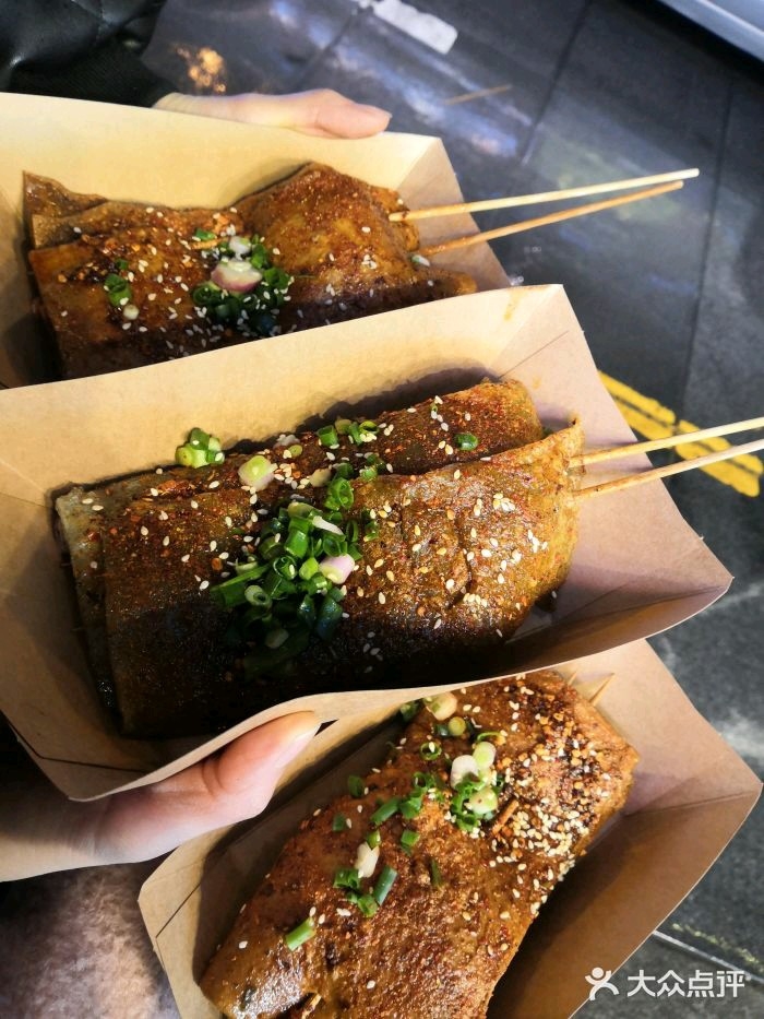 最近一直在学习用户交付这块，整理了一点笔记。
自我介绍下：我是做实体商业小吃街，负责重庆top的小吃