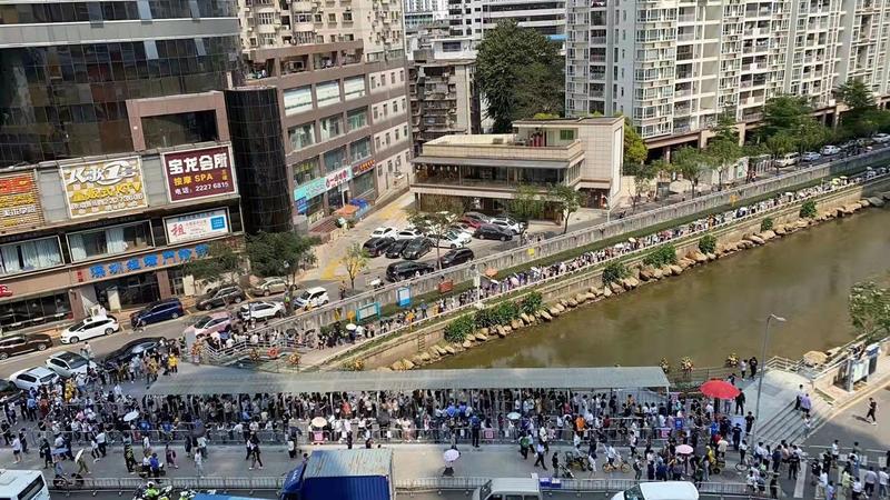 茶颜悦色背后的排队生意
今天被深圳茶颜悦色开业刷屏了，群里和朋友圈热议说一杯奶茶“被黄牛炒到了30