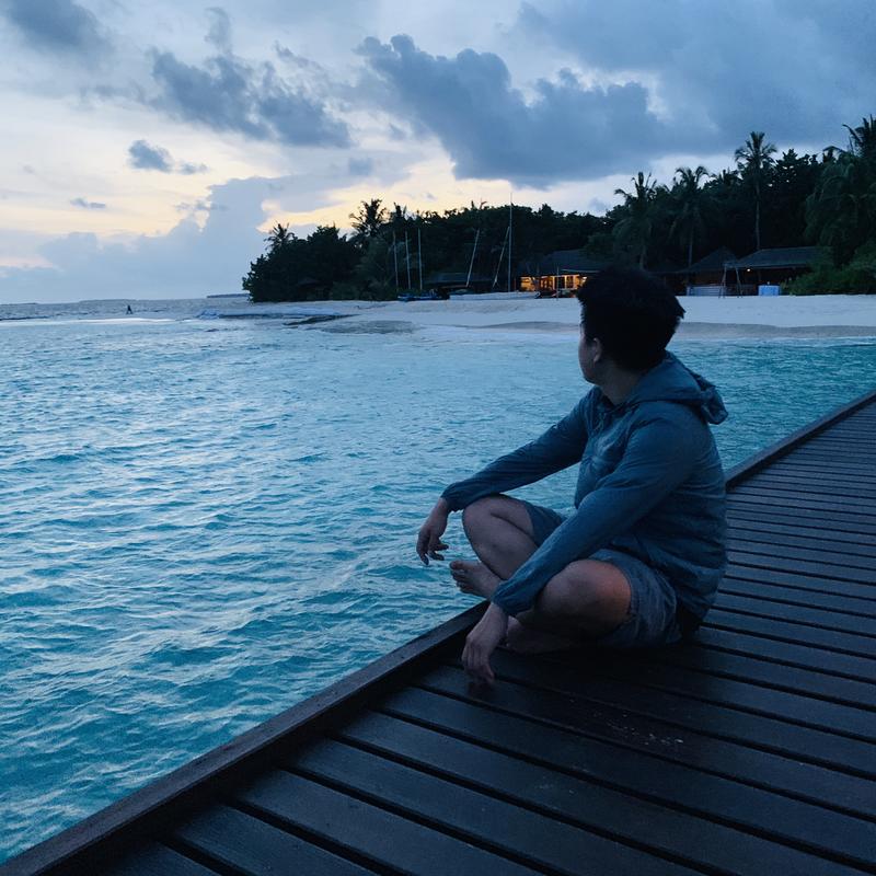 今天晚上突然有了很多感触。
关于运营社群圈子的一些认知。
1.所有的互联网社交关系,一定用钱去绑定