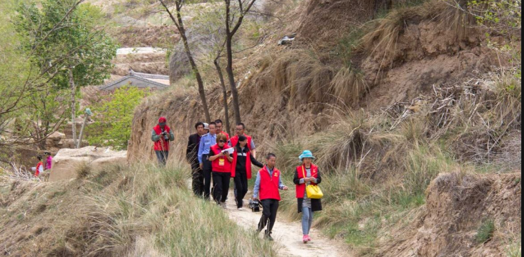 8年公益人，从N线小县城到北京的成长复盘
 
我叫李德强，名字很好记，因为跟国家ZL只差一个字，[呲