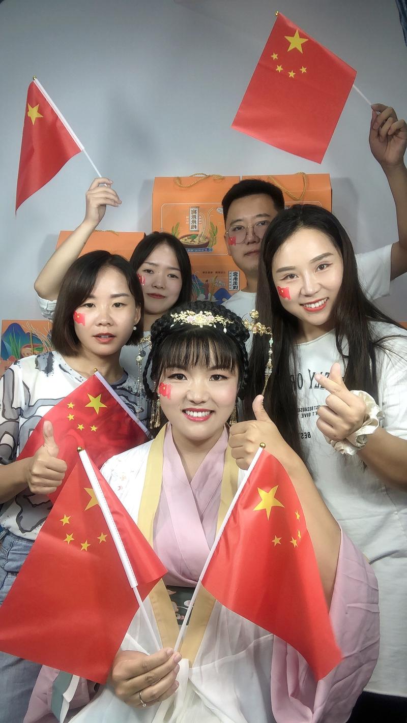 【4年家庭主妇做淘宝客10个月提宝马车】
哈喽，我是郑州的淘客新人朵朵，今天把我