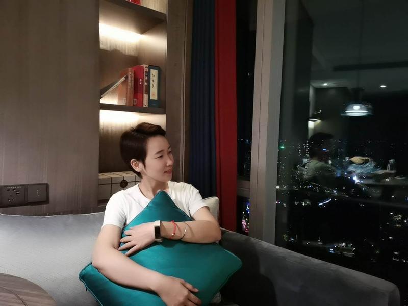 龙珠   整理分享   复盘  
年初，我对自己说：不能再当小透明了。
“在个人成长上，做小透明