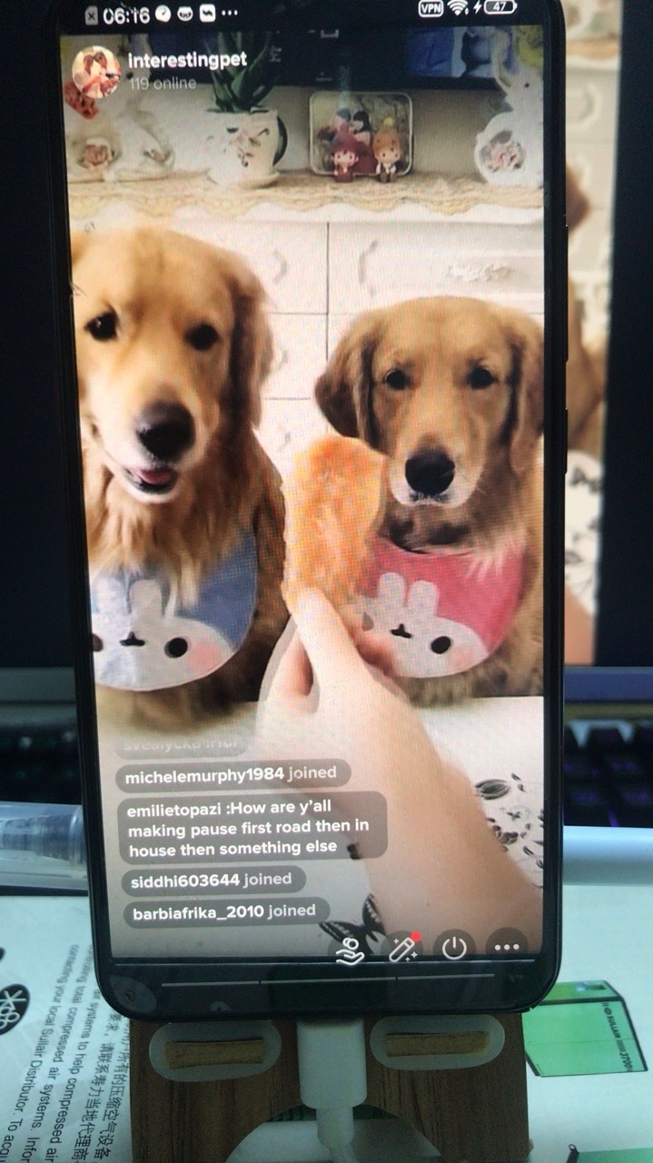 论tiktok直播
最近直播的是感觉越来越多了，大家也可以去试试玩玩，打赏的还是有的，但是好像是少