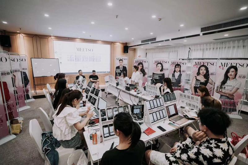 抖音的自然曝光1000次你有5%的赞，有1%的关注，算是正常作品，而且还有一些是形成不了变现的粉丝，