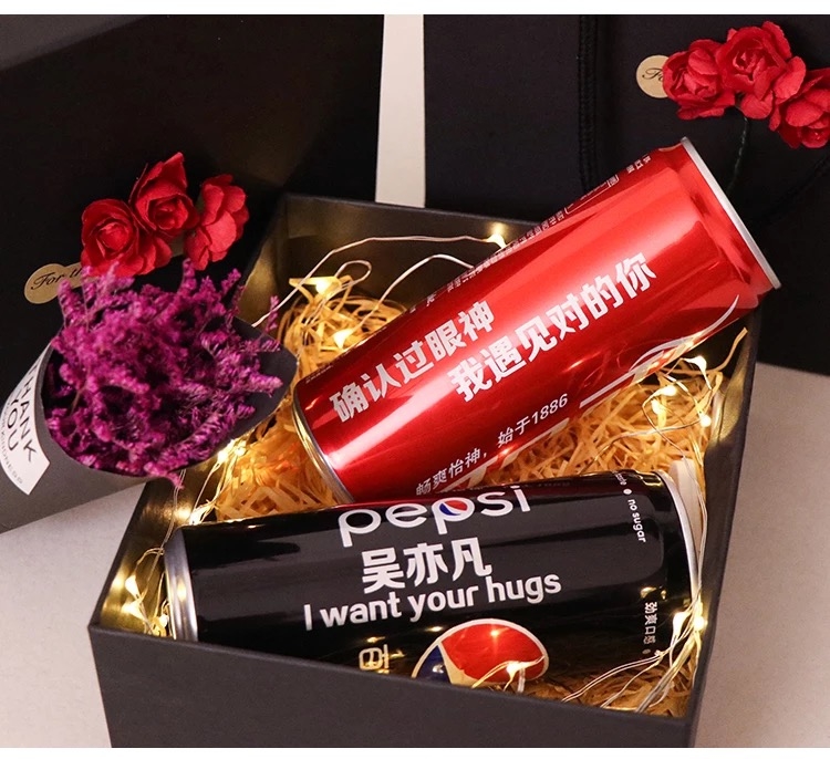 抖音衍生出不少的东西，这个抖音刻字目前做得可以的单月二十万单，群里面技术比较多，如果能实现下单到制作