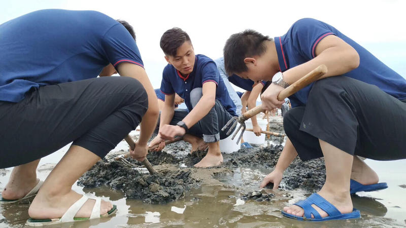 最近在看一个朋友做的的旅游相关项目，主要做的是体验式旅游。听他说每个月的排期都满了。一般单价600一