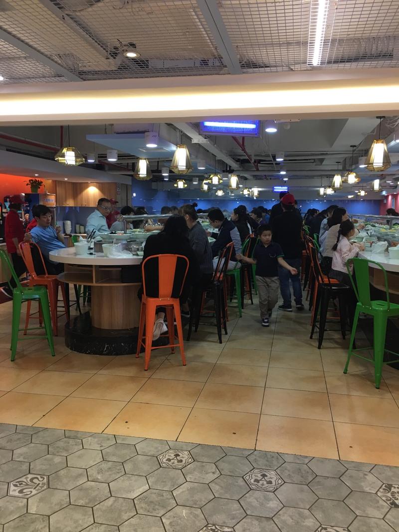 最近在住的附近吃了两次自助小火锅，中午39，晚上49，菜基本上1/3肉，2/3蔬菜水果，虽然有些看上