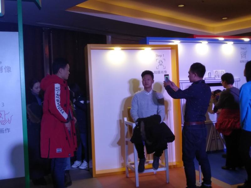 这个程序画家，做起来应该不难，街头卖艺，吸粉变现利器。