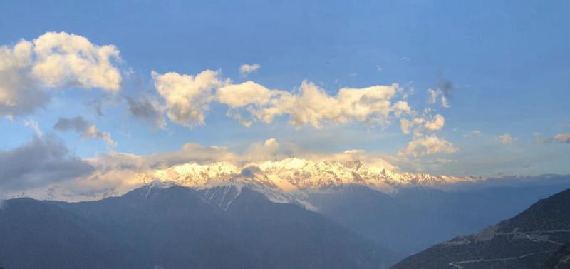 老师您好，我想写那种 AI实操的 公众号文章，请问什么样的结构比较好呢？怎么排版比较好呢。 感谢老师