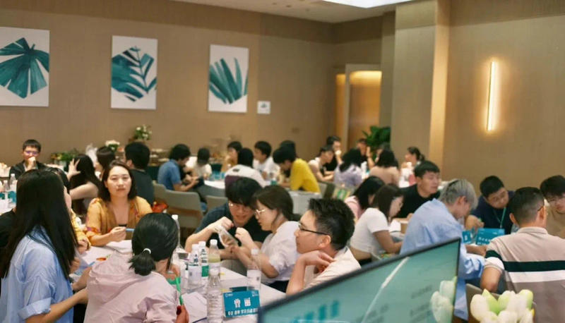 《复盘直面优势沙龙的10大亮点，感谢@醒醒教练 和@牙牙教练》
圈友你好呀~我是曾丽，一个营销出身