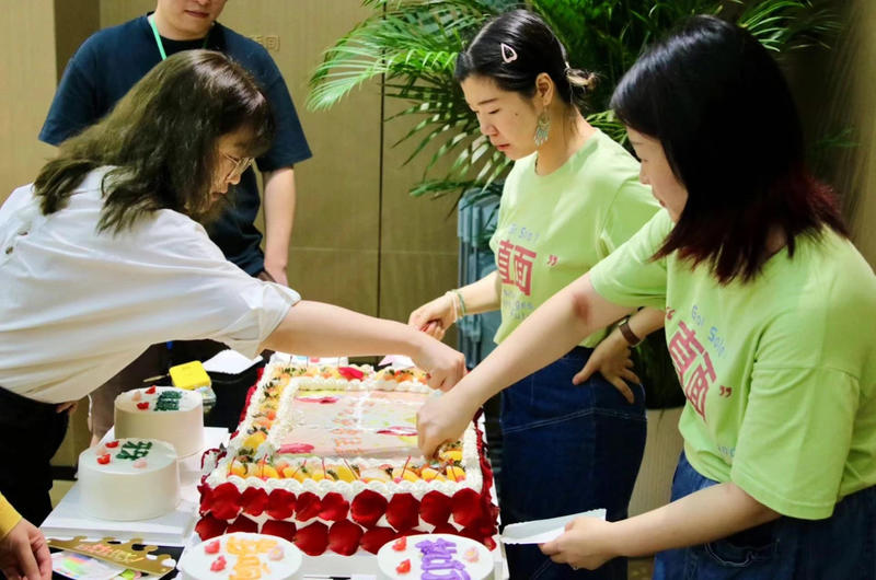 《复盘直面优势沙龙的10大亮点，感谢@醒醒教练 和@牙牙教练》
圈友你好呀~我是曾丽，一个营销出身