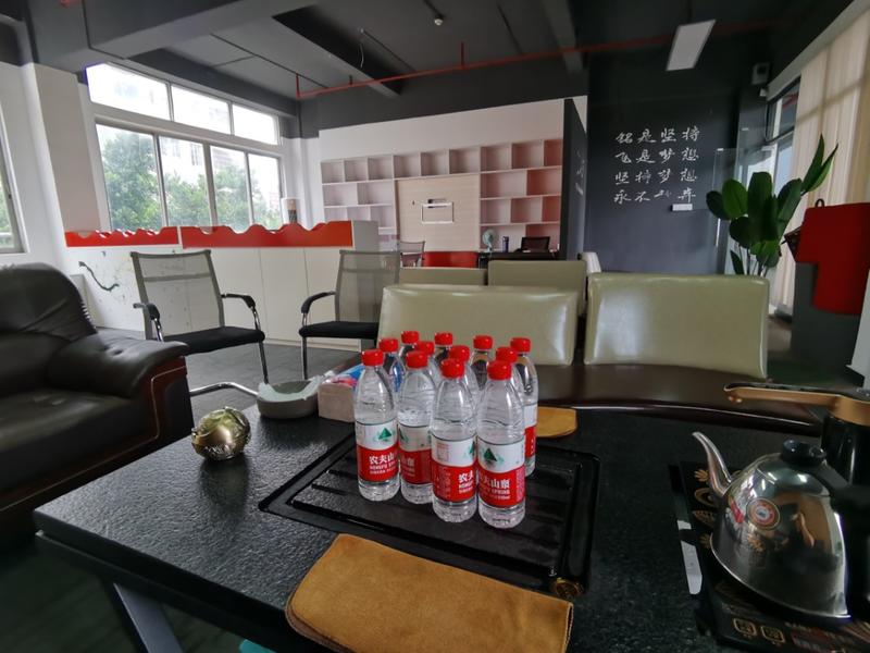 广州第一期夜话今晚即将开始
非常荣幸把地点定在本人公司
也欢迎各位生财圈友在广州或者路过广州的，常来