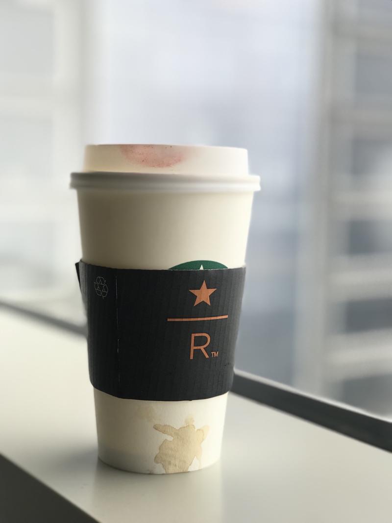 2020.10.31中了一杯亦仁的咖啡，一夜变身生财锦鲤。
据说前面的咖啡还没来兑，锦鲤成功插队成了