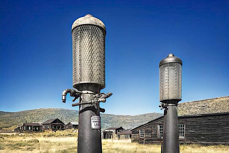 【关于黑白照片一键上色】
之前说过关于黑白照片（老照片）上色的生意，淘宝、抖音里也有很多老照片上色服