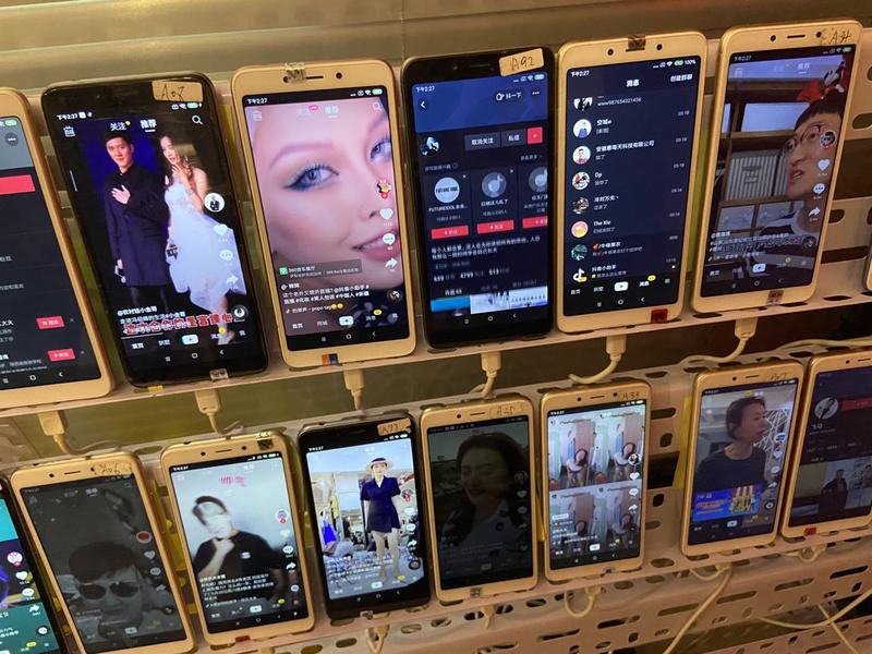 抖音的自然曝光1000次你有5%的赞，有1%的关注，算是正常作品，而且还有一些是形成不了变现的粉丝，