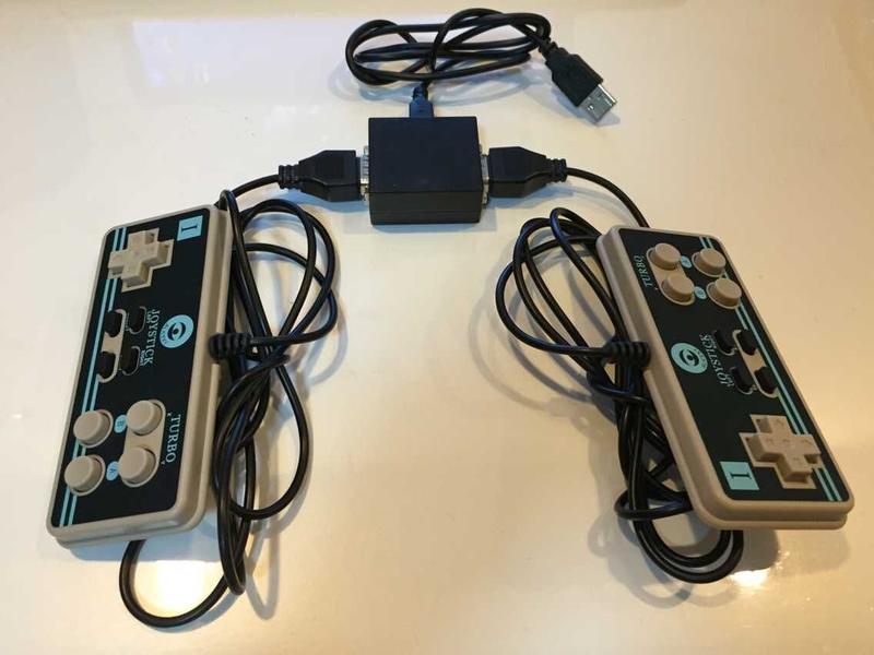 求教圈友
我同学做了一款复古红白机游戏手柄，可以通过USB线连接电脑玩各种红白机游戏，淘宝上没有同类