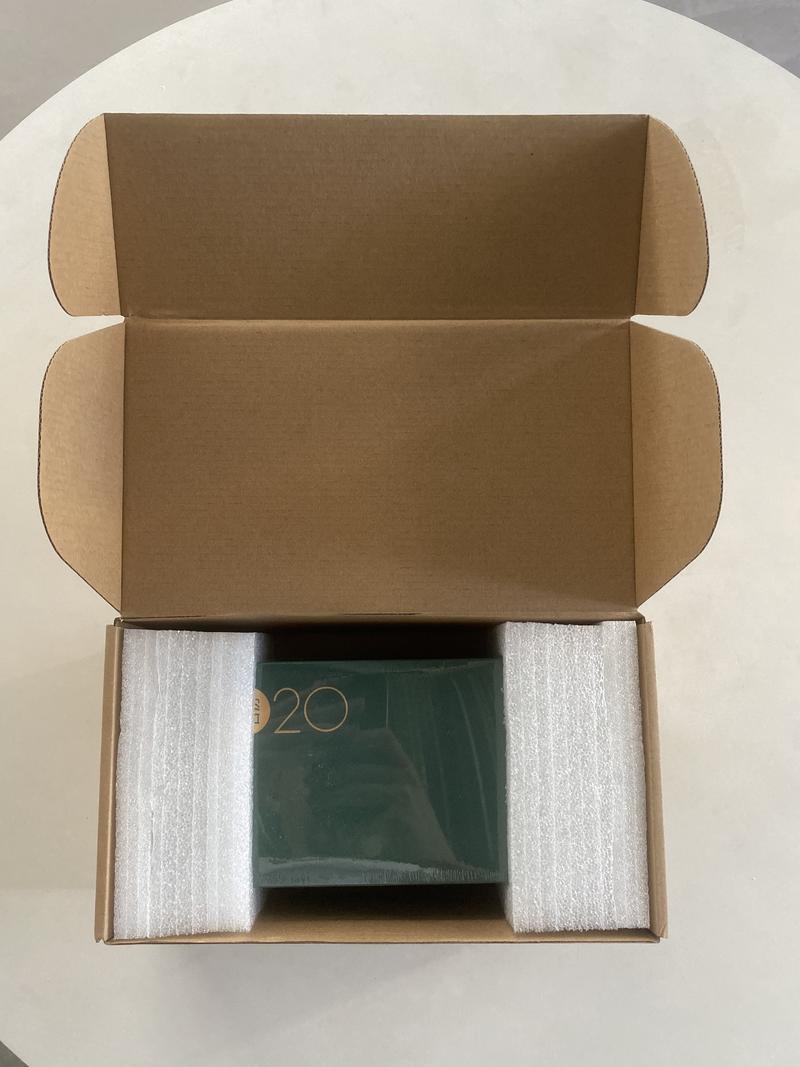 收到了，很精美，可以预见2020年会过的很快，感谢各位大佬辛勤的付出。
图4:虎视眈眈。
图5:哎哟