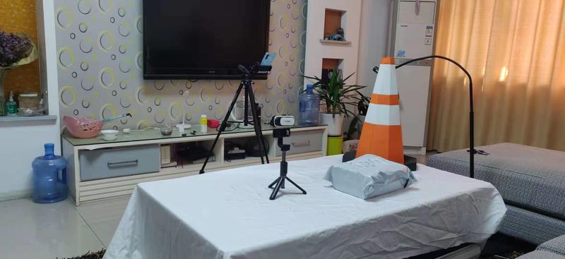 先来几张照片，正在筹备视频版。 第一次拍开箱视频 大佬们有什么建议吗[疑问] 台词该注重哪些方面[呲