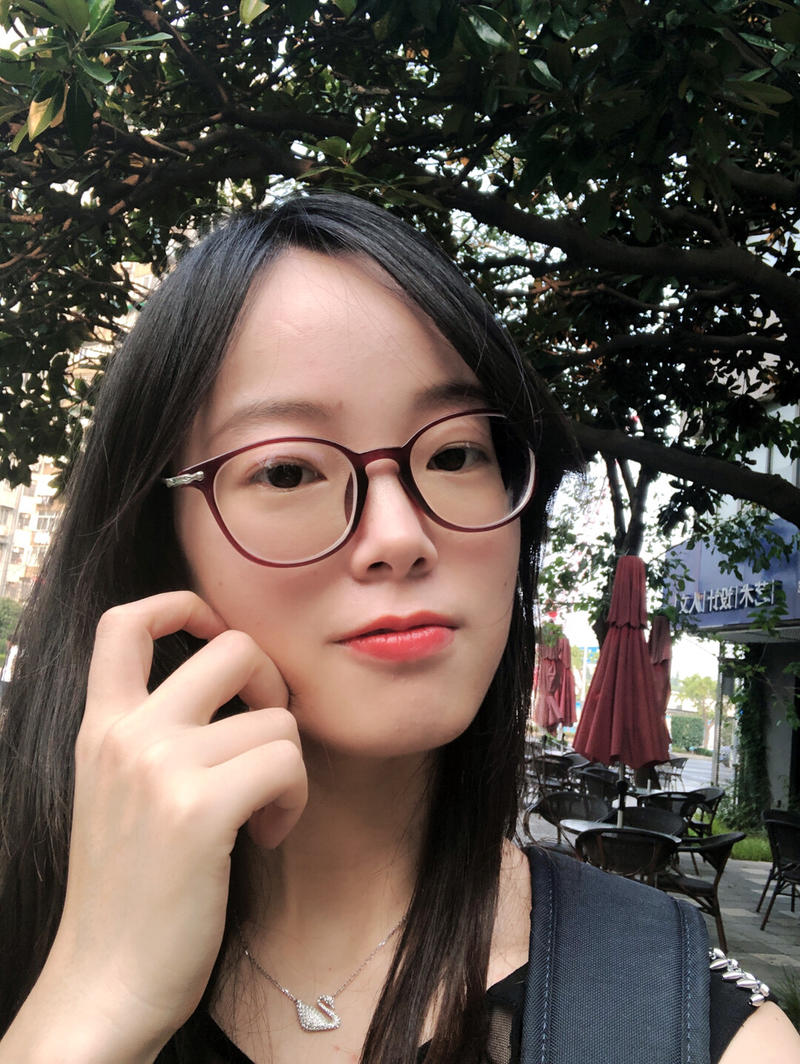 如何辨别一个人的自我介绍是吹牛逼？
今天接触了一个微商，自我介绍特别牛逼，我忍不住兴趣跟他聊了聊，