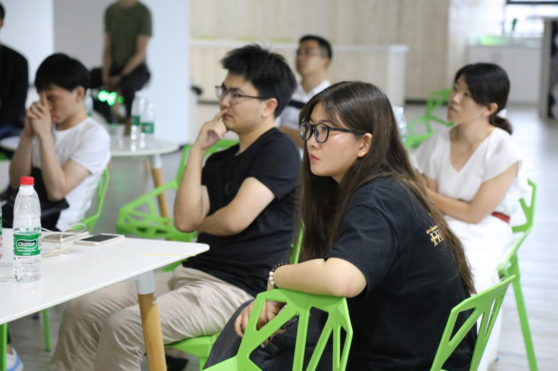 生财有术武汉见面会(2019年5月25日) 总结
现在5月29日2:00，聚会已经过去了三天整了。