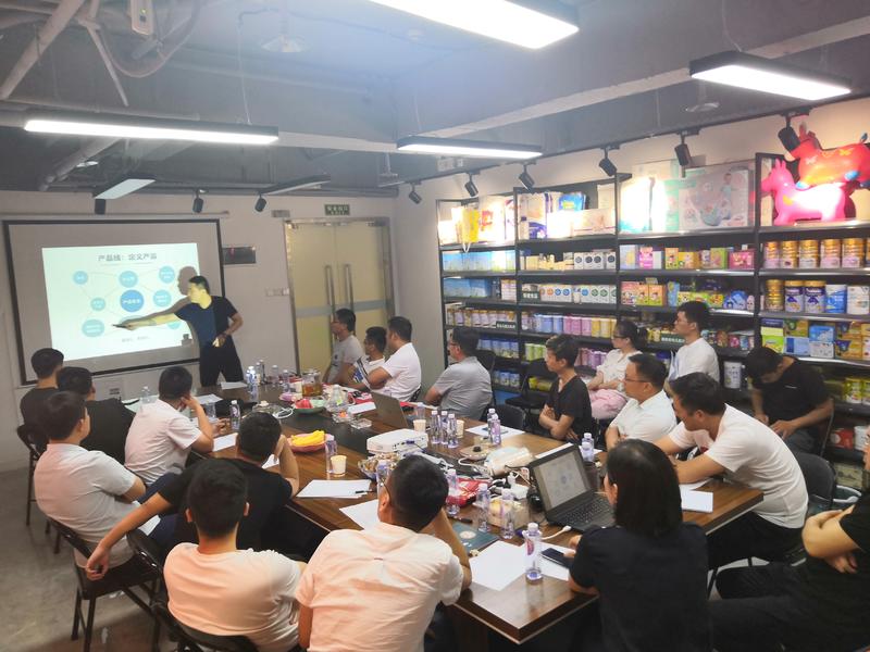 生财有术线下见面会第二part:闭门分享会，好几个城市反映:要不是强行控场，基本都聊不完[捂脸]主要