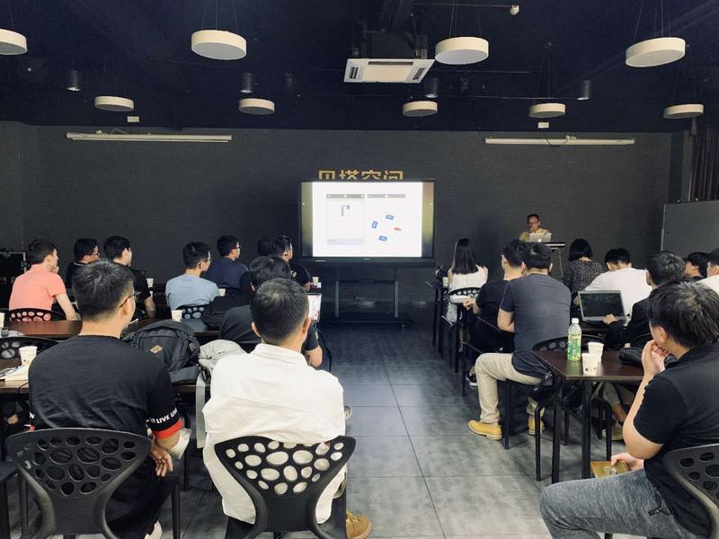 生财有术线下见面会第二part:闭门分享会，好几个城市反映:要不是强行控场，基本都聊不完[捂脸]主要