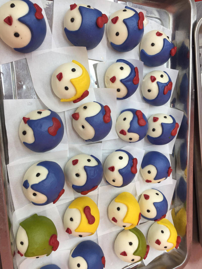 目前在做卡通包，想到的渠道线下3点，1，幼儿园。2月子中心。3 冷冻馒头批发。线上  后期做培训，线