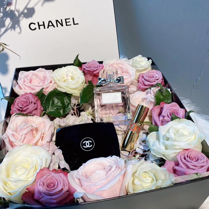 自己一直关注布偶猫，从15年时的两三万预订排队半年，到现在五六千就可以买到现货。
布偶猫会和泰迪藏獒