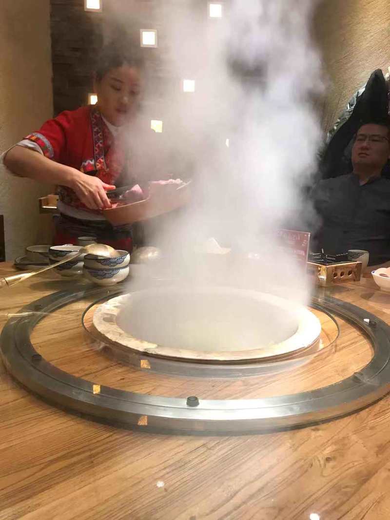 #我为生财有术·北京饭局001专场出战
见到大佬的感觉就像充了气的锅！
说实话今晚的饭局我充满期待