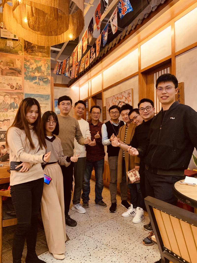 不得不感慨下，生财有术圈友真是太高质量了，线上聊百遍，不如线下见一面。
这次“饭局诱惑”增加彼此的熟