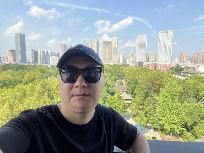 《关于行业与创业高质量思考二十四条》
离开上海二十六天，跑了三个省六个城市，见了客户也见了朋友。每天