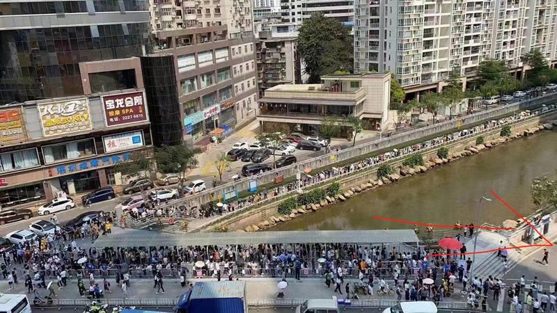 今天深圳最热的新闻肯定是深圳超级文和友开业了，还有茶颜悦色开业。前几天就已经在抖音上看到各大博主在说