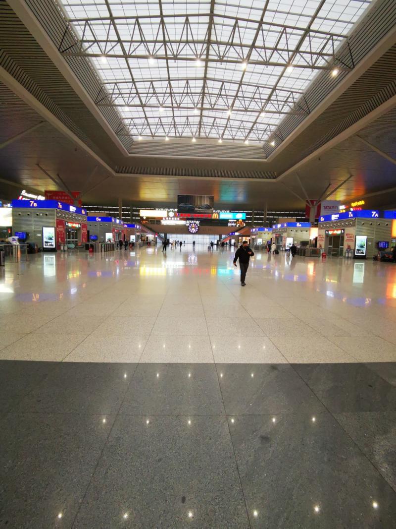 说一说风水，为啥说“山旺人丁水旺财”。别怕，不是迷信。
早上打车去郑州东站，滴滴司机一路在抱怨收入不