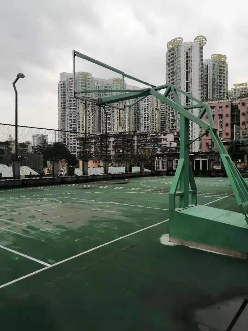 《靠“租柜+老人社交”屹立20年的健身房》 案例分享  
今天拆解一间位于老城区健身房的商业模式，