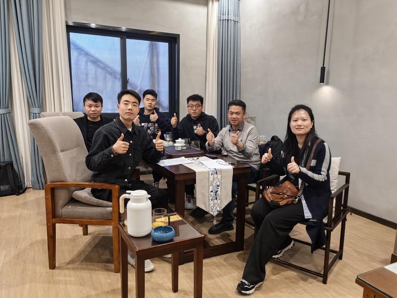 今天破局合伙人线下面基,收获多多。
军哥提到了一个词“热爱”。
什么是“热爱”?就是你能够坚持去