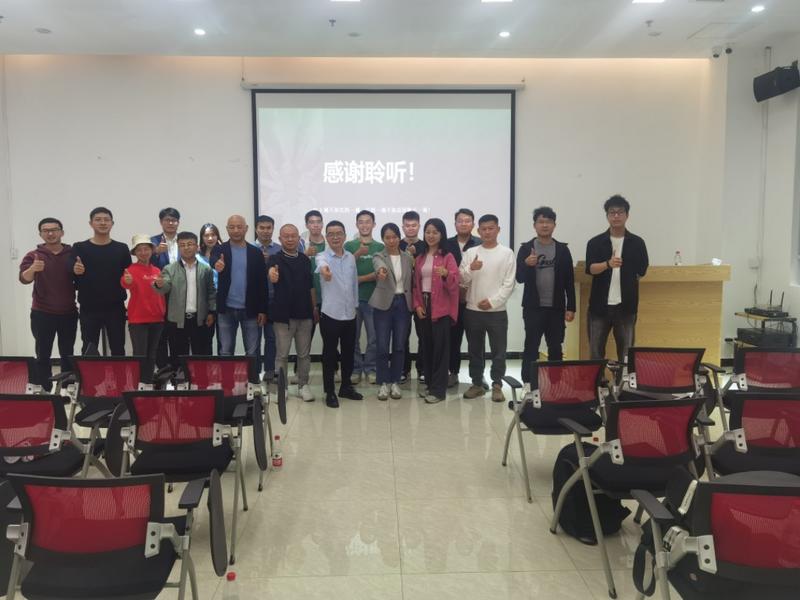 大家好,我是束忆。
3.17参加了江工组局的破局线下聚会,认识了不少的新朋友,也收获到了很多新知识。