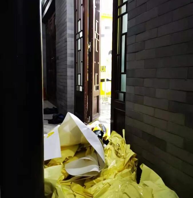 一次给奶茶客户提案的复盘
上周五，同事给公司的奶茶客户甜啦啦提案。我作为一个参与者旁听了整个过程，