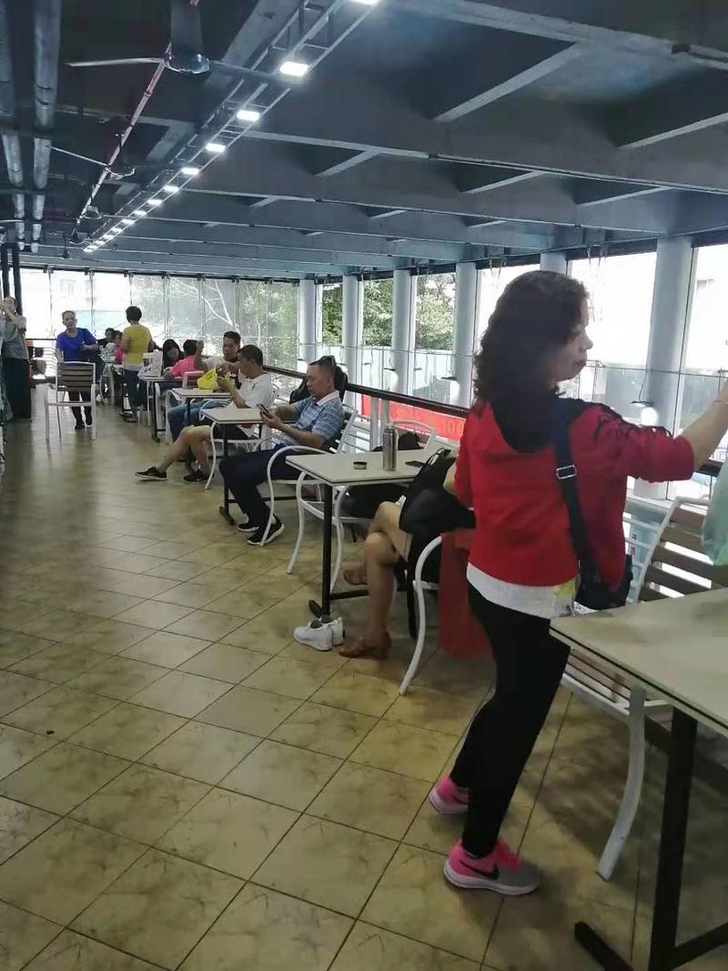 《靠“租柜+老人社交”屹立20年的健身房》 案例分享  
今天拆解一间位于老城区健身房的商业模式，